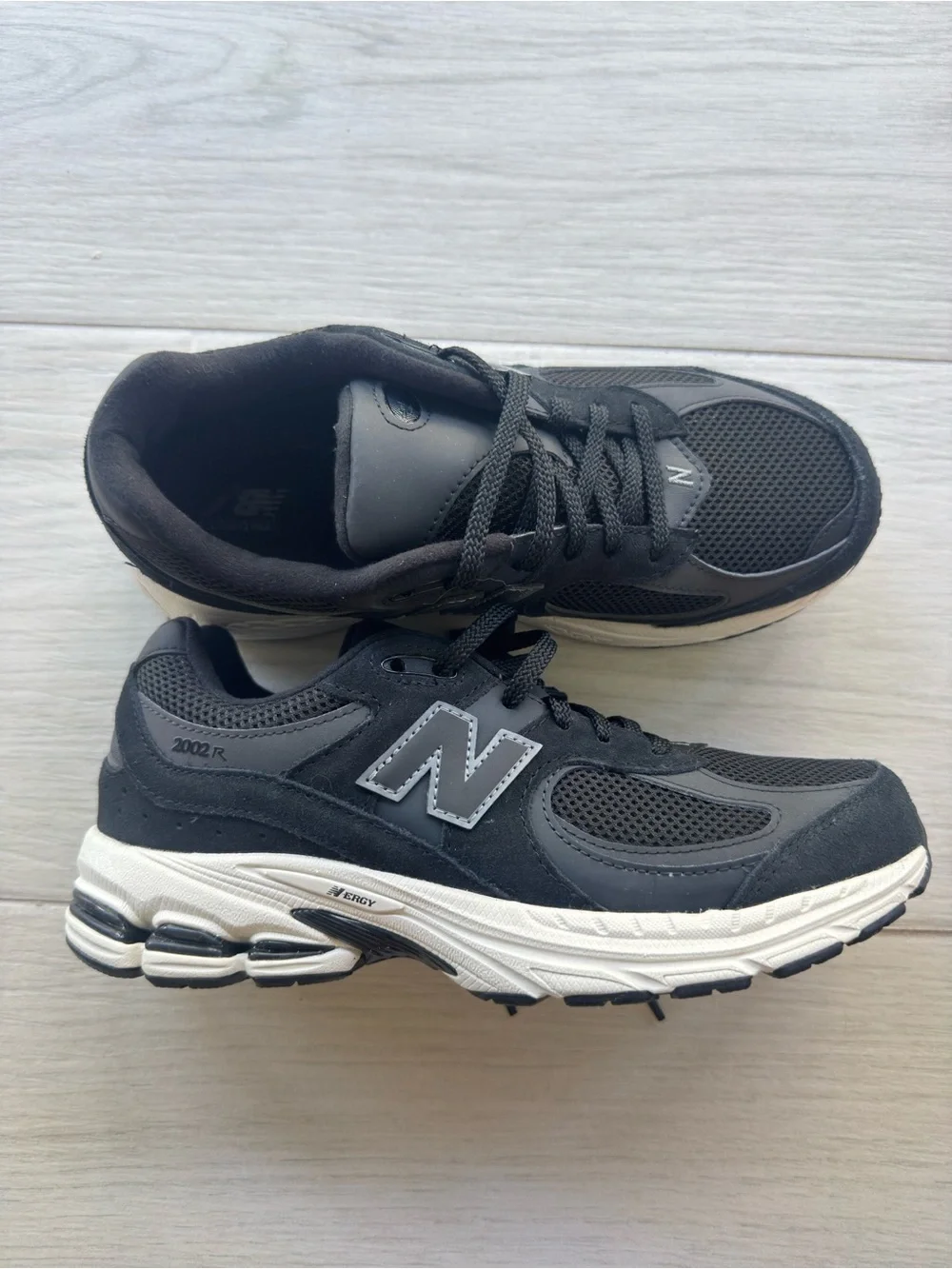 New Balance 2002r Sneakers in Black and White